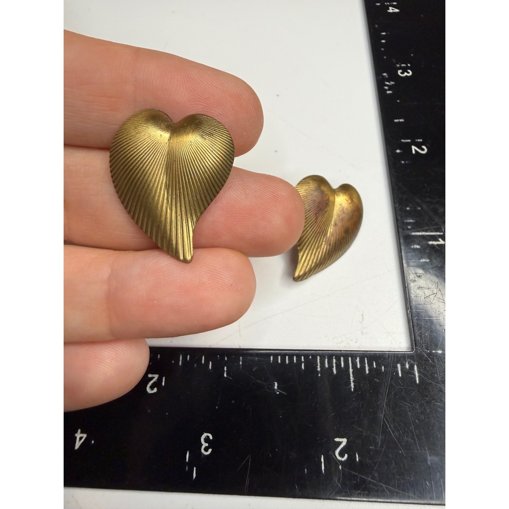 Vintage Brass Ribbed Heart Stud Earrings Asymmetrical Textured Gold Tone Studs